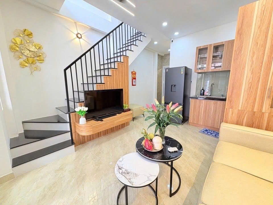 Bán Gấp Nhà 6.4x17m Nguyễn Thị Thập, Q7 – 1 Trệt 2 Lầu – Chỉ 5.5 Tỷ TL - Ảnh chính